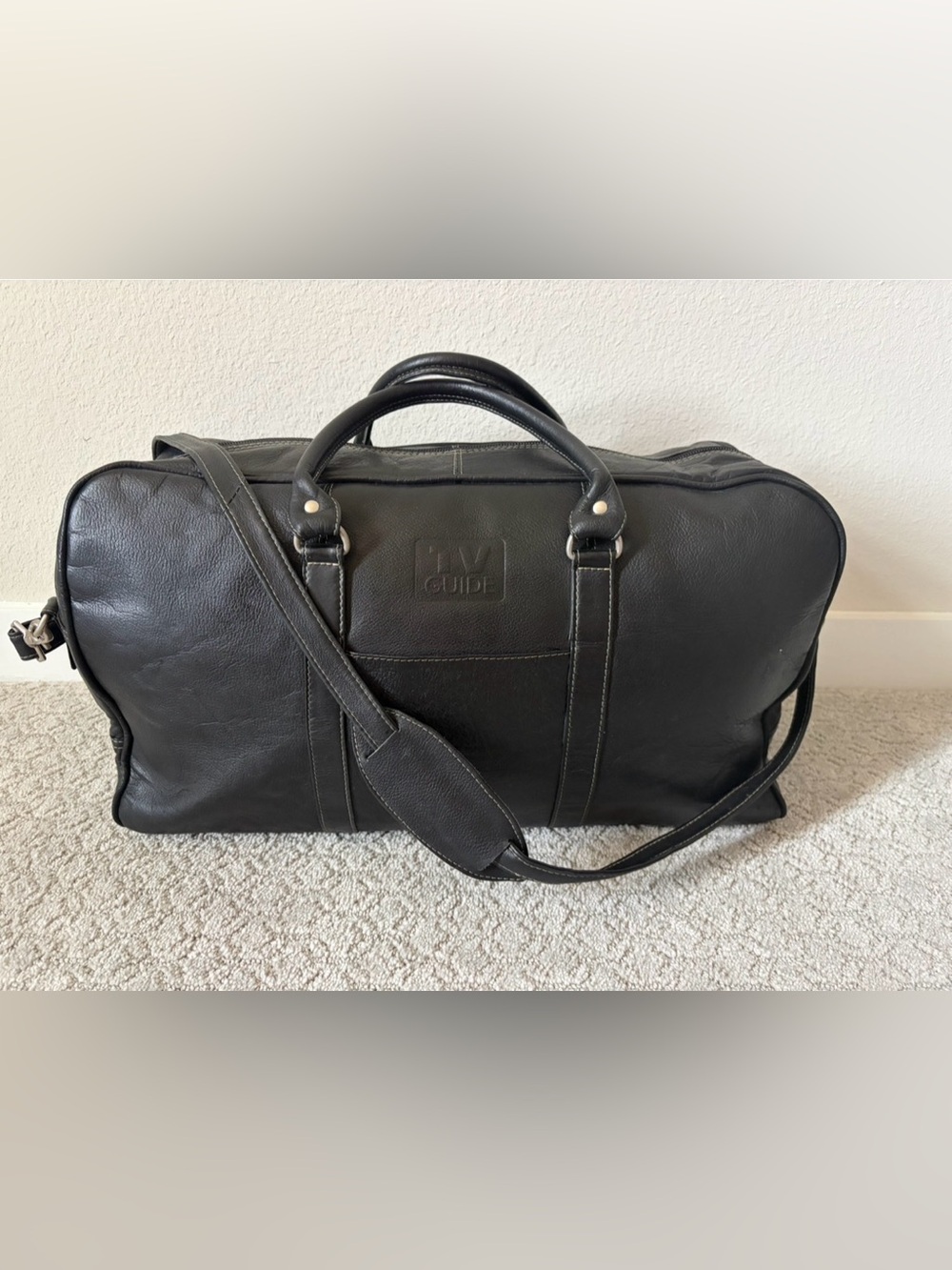 latico Black Leather Duffel with Detachable Strap weekend travel bag